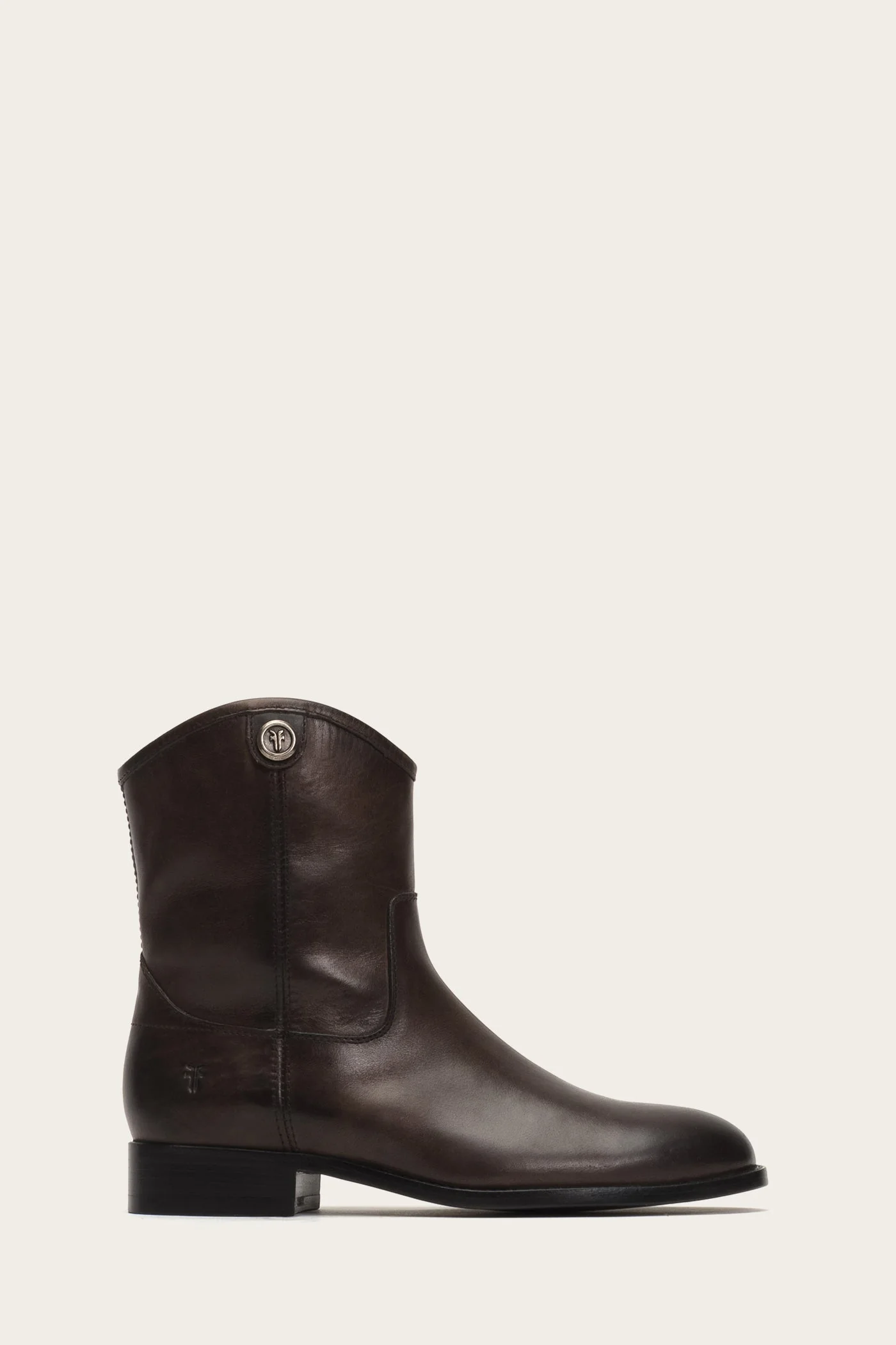 Melissa Button Short 2 - Frye Found